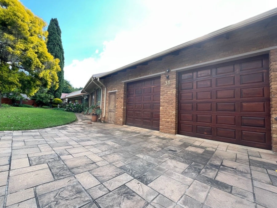 3 Bedroom Property for Sale in Protea Park North West